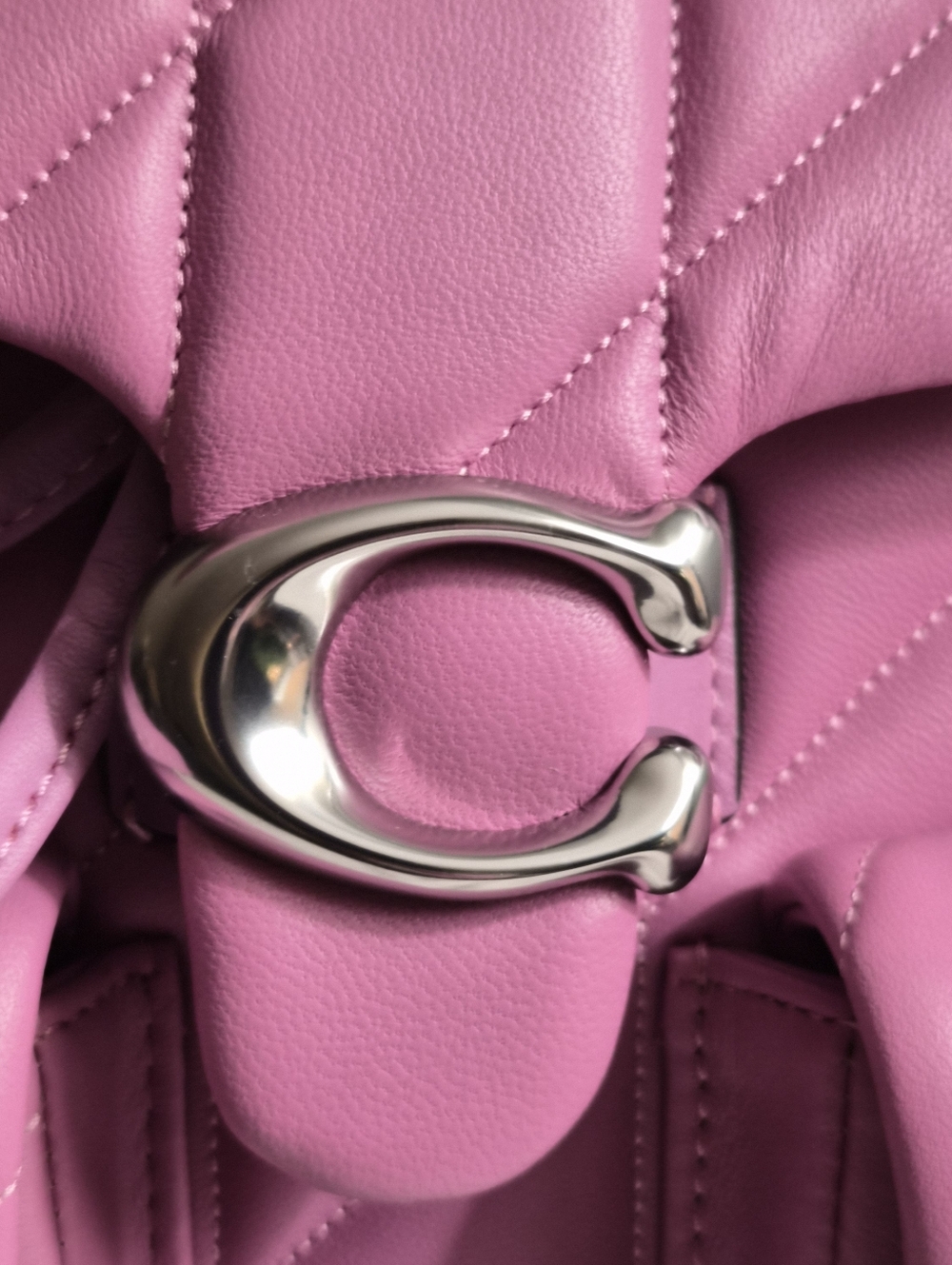 NWT Coach Tabby Archival Pillow Quilted Backpack in Dragonfruit Pink – CU076 - Picture 3 of 14